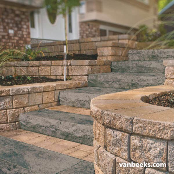 Permacon Valentia Concrete Step